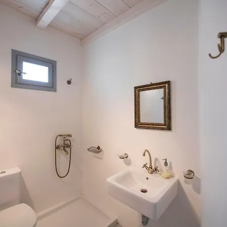 Siourdas Mykonos Villa *