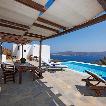Siourdas Mykonos Vila *
