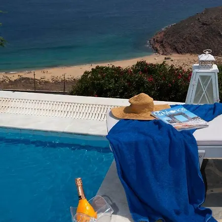 Siourdas Mykonos Vila